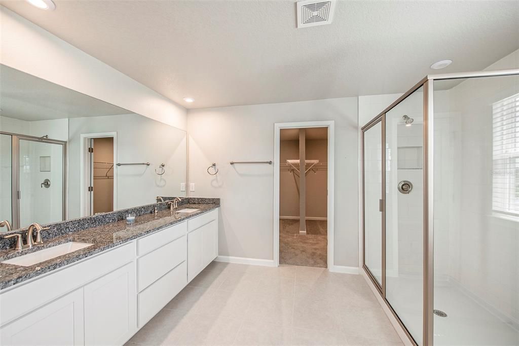 For Rent: $4,250 (5 beds, 3 baths, 3078 Square Feet)