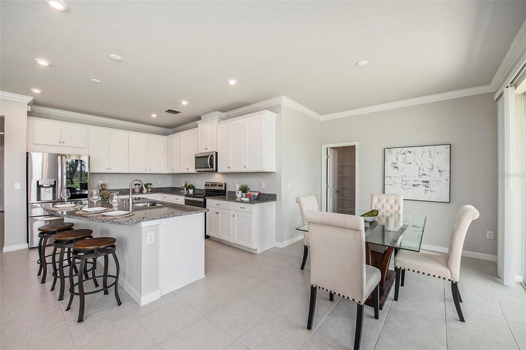 For Rent: $4,250 (5 beds, 3 baths, 3078 Square Feet)