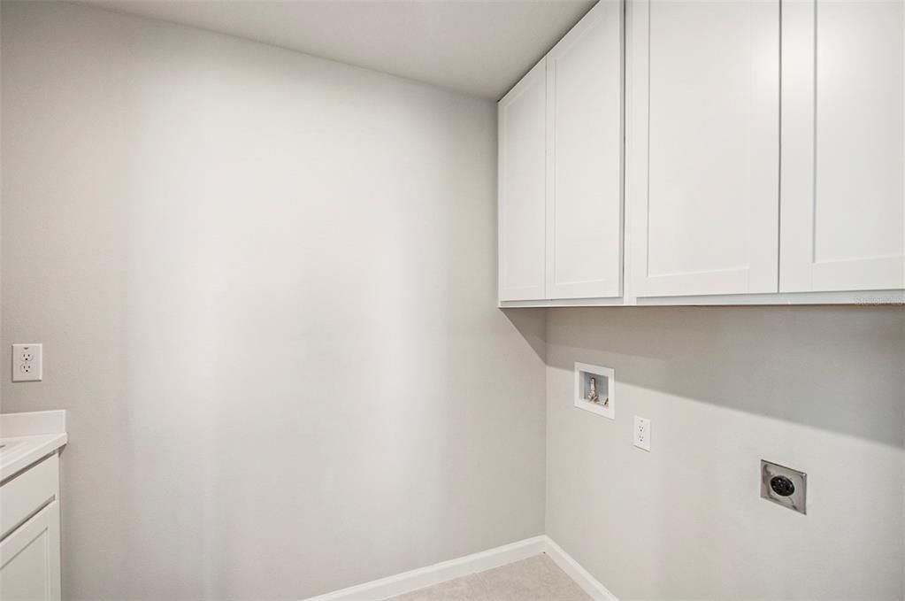 For Rent: $4,250 (5 beds, 3 baths, 3078 Square Feet)