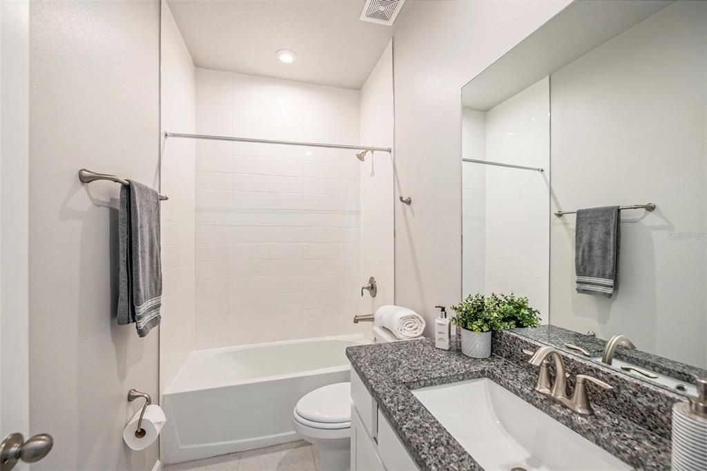 For Rent: $4,250 (5 beds, 3 baths, 3078 Square Feet)