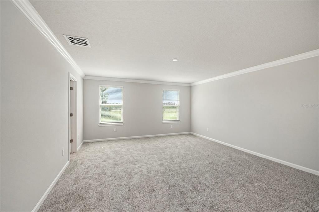 For Rent: $4,250 (5 beds, 3 baths, 3078 Square Feet)