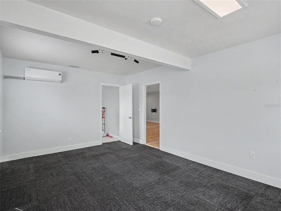 For Sale: $280,000 (3 beds, 2 baths, 1710 Square Feet)