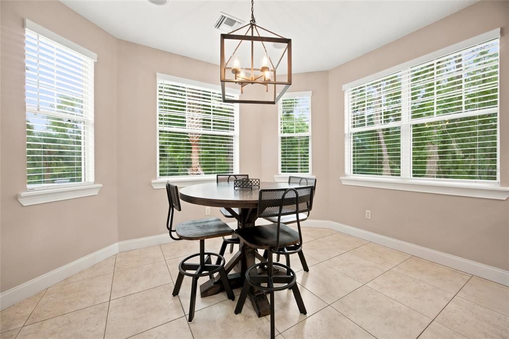 For Sale: $850,000 (4 beds, 3 baths, 3683 Square Feet)