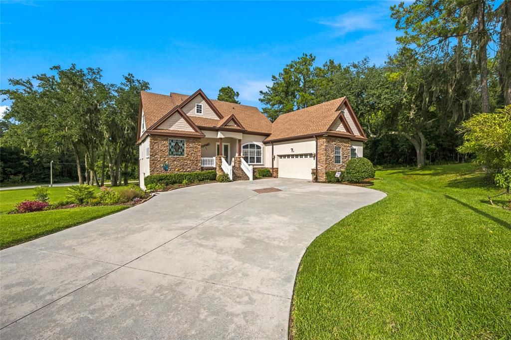 For Sale: $850,000 (4 beds, 3 baths, 3683 Square Feet)