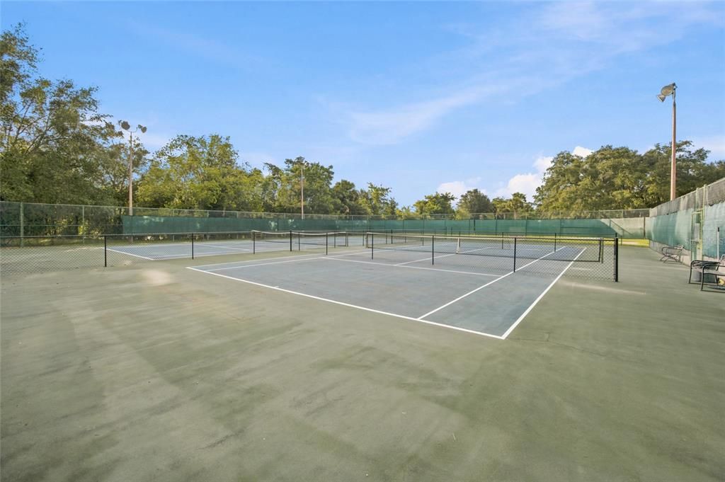 For Sale: $850,000 (4 beds, 3 baths, 3683 Square Feet)