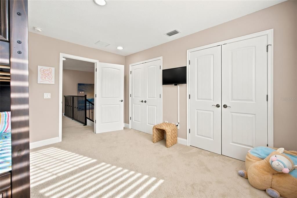 For Sale: $850,000 (4 beds, 3 baths, 3683 Square Feet)