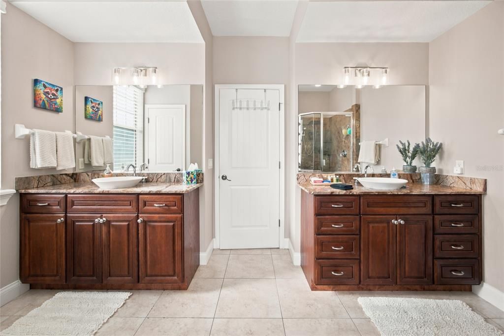 For Sale: $850,000 (4 beds, 3 baths, 3683 Square Feet)