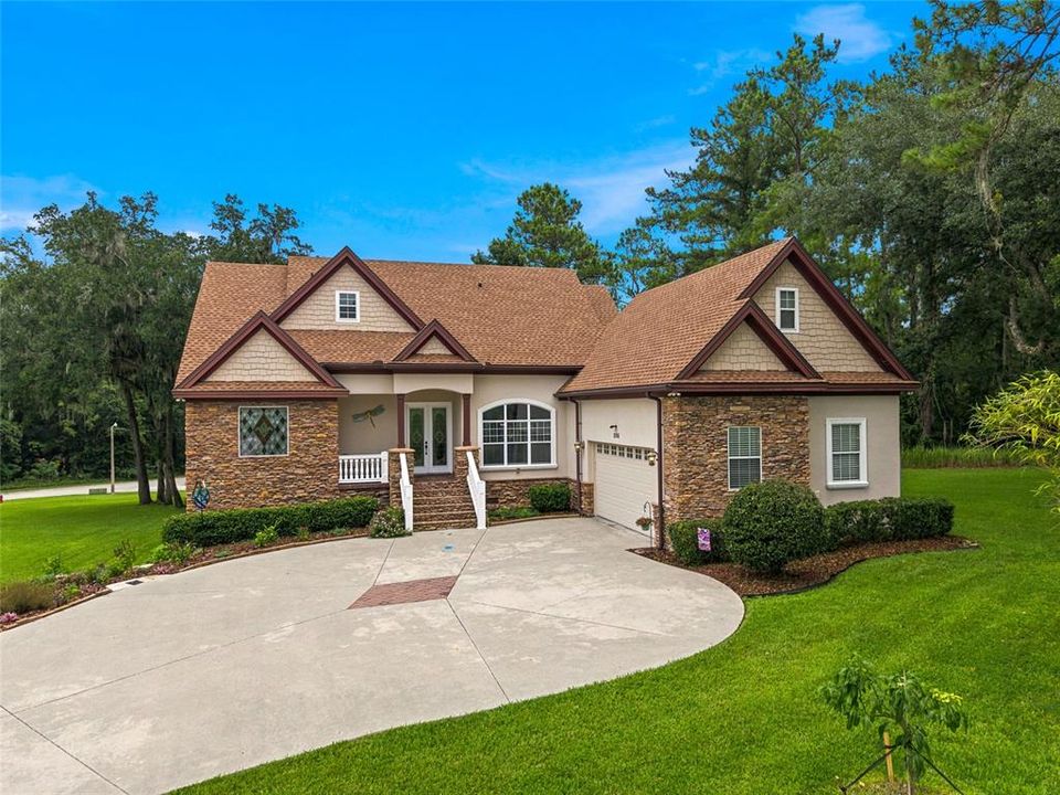 For Sale: $850,000 (4 beds, 3 baths, 3683 Square Feet)