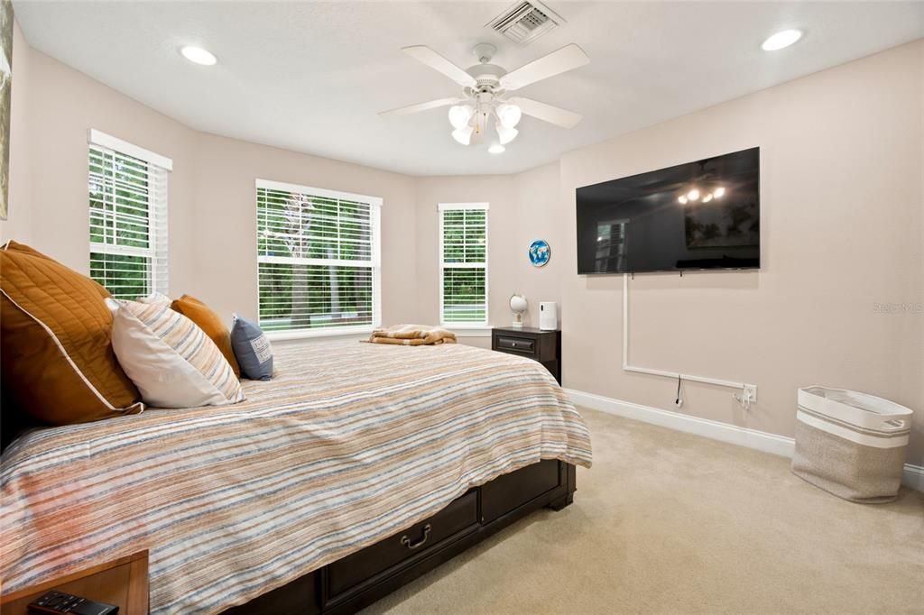 For Sale: $850,000 (4 beds, 3 baths, 3683 Square Feet)