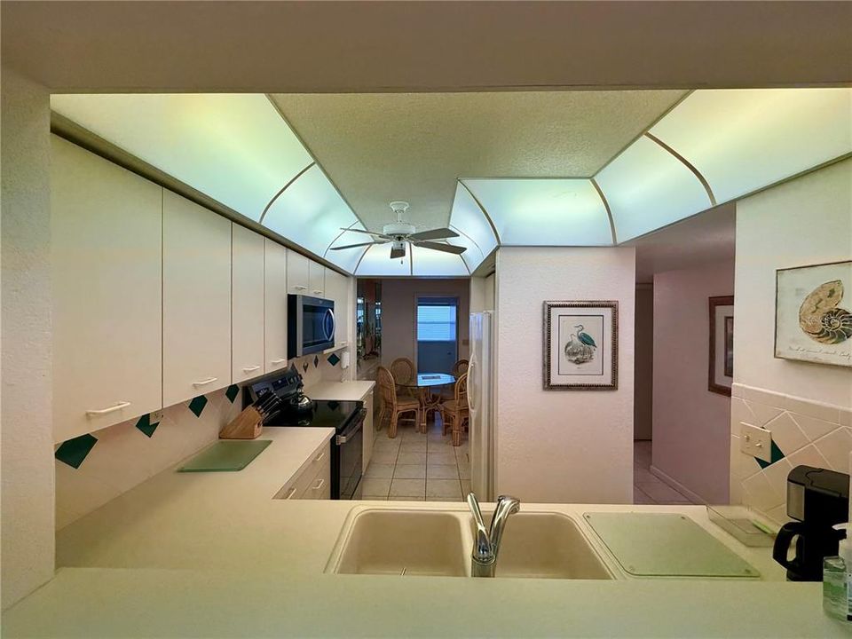 For Rent: $2,500 (2 beds, 2 baths, 1080 Square Feet)