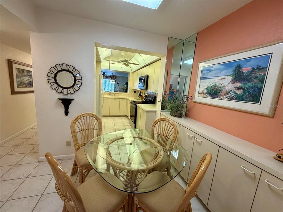 For Rent: $2,500 (2 beds, 2 baths, 1080 Square Feet)