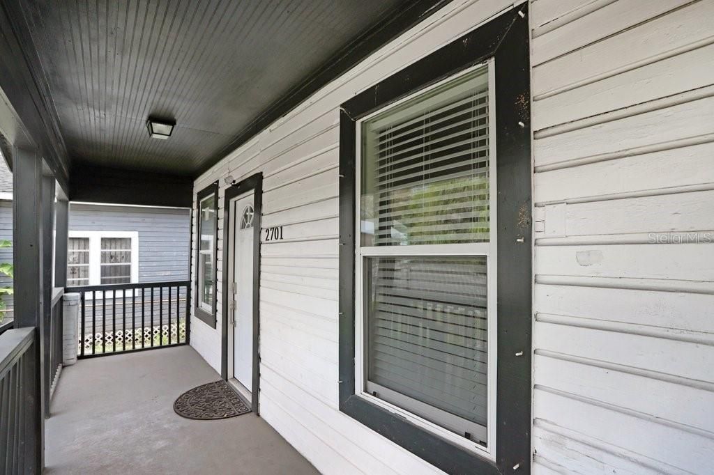 For Sale: $279,000 (3 beds, 1 baths, 889 Square Feet)