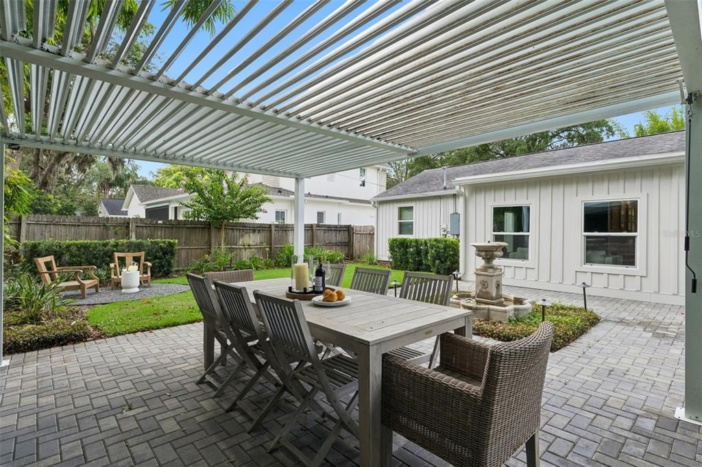 Activo con contrato: $655,000 (3 camas, 2 baños, 1389 Pies cuadrados)