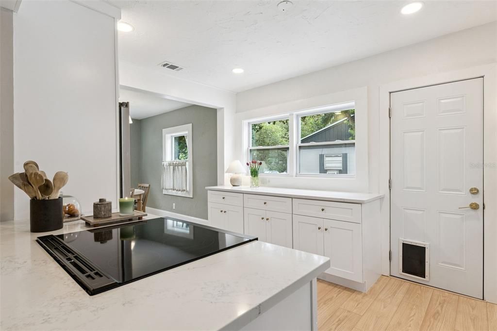 Activo con contrato: $655,000 (3 camas, 2 baños, 1389 Pies cuadrados)