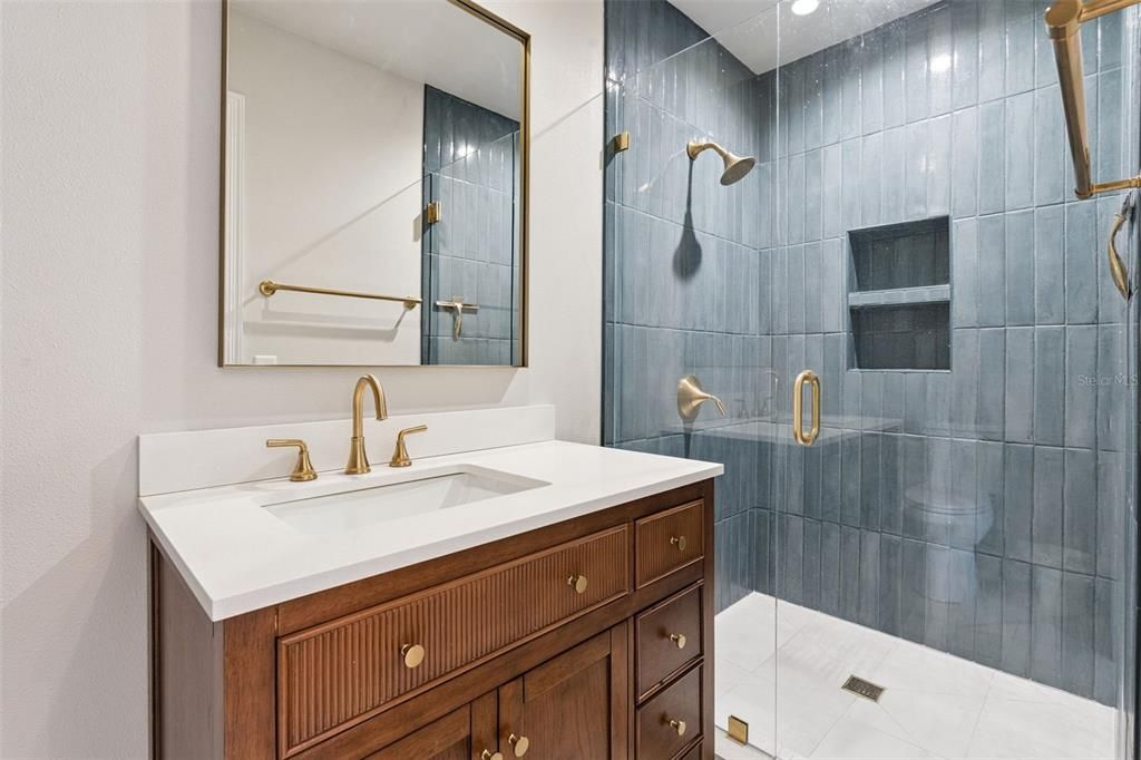 Activo con contrato: $655,000 (3 camas, 2 baños, 1389 Pies cuadrados)