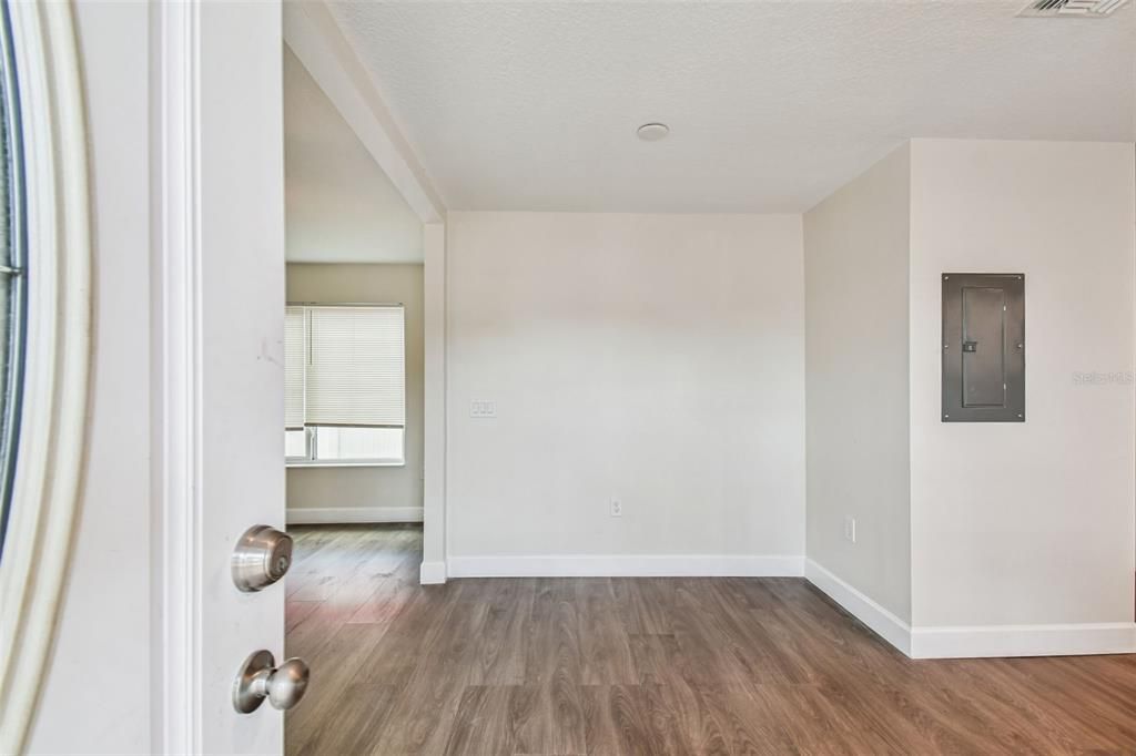 For Rent: $2,000 (3 beds, 2 baths, 900 Square Feet)
