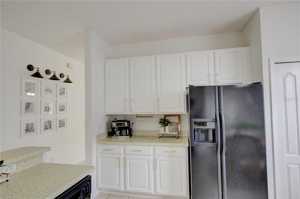 For Rent: $2,650 (4 beds, 2 baths, 2485 Square Feet)