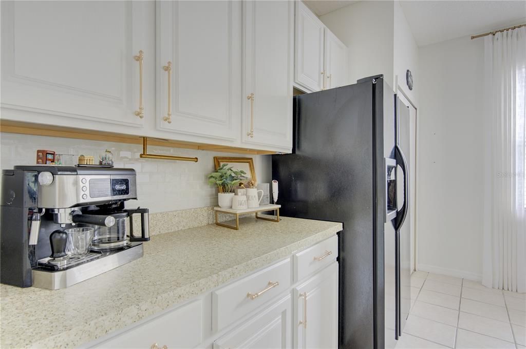 For Rent: $2,650 (4 beds, 2 baths, 2485 Square Feet)