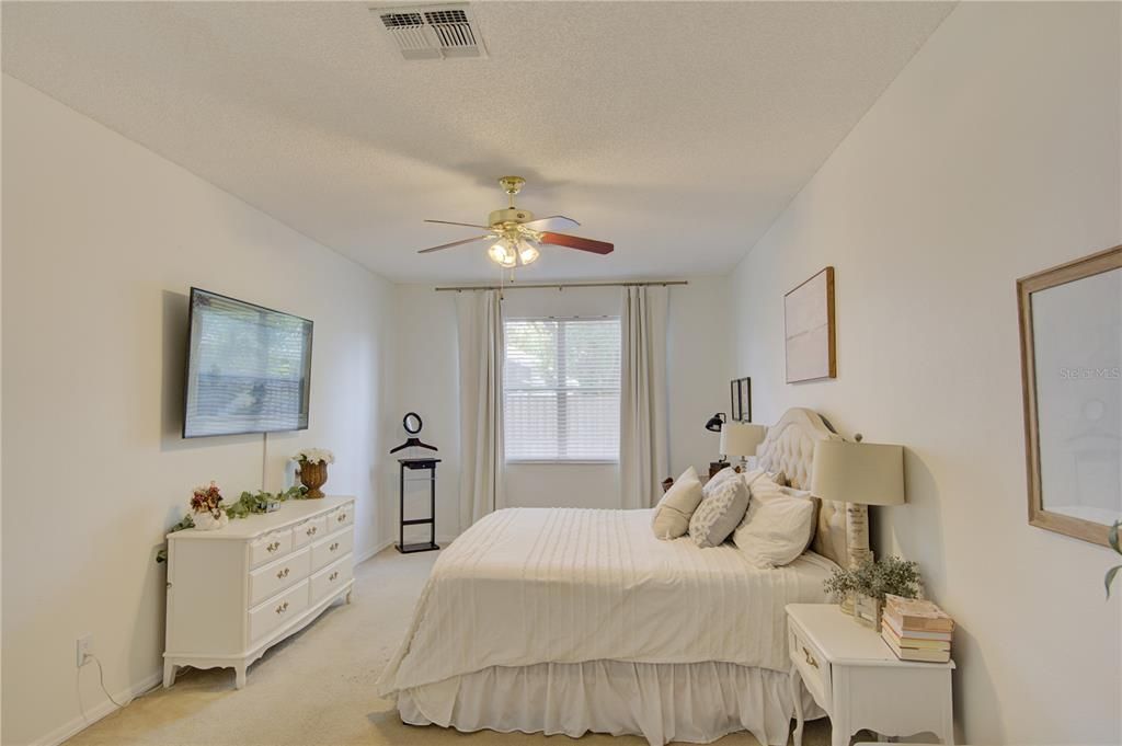 For Rent: $2,650 (4 beds, 2 baths, 2485 Square Feet)
