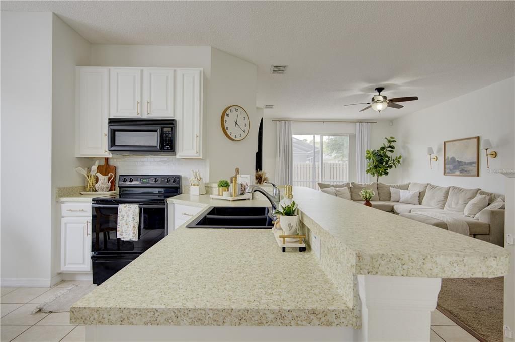 For Rent: $2,650 (4 beds, 2 baths, 2485 Square Feet)