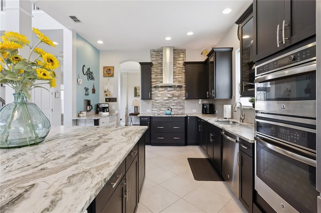 En Venta: $890,000 (4 camas, 3 baños, 3433 Pies cuadrados)