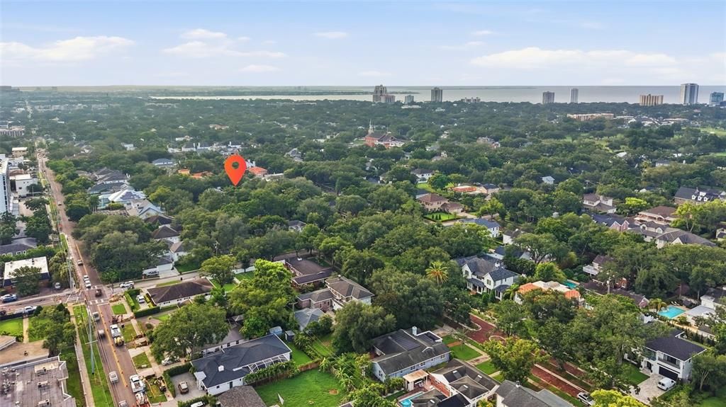 En Venta: $2,400,000 (0.41 acres)