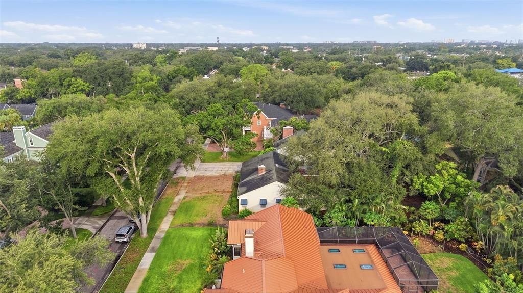 En Venta: $2,400,000 (0.41 acres)