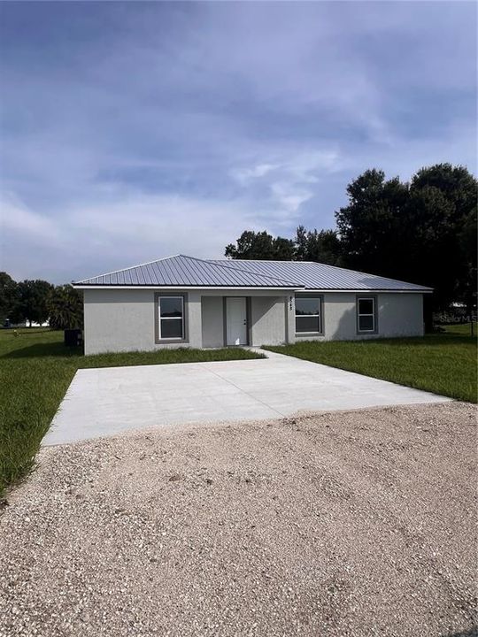 Recently Sold: $320,000 (3 beds, 2 baths, 1376 Square Feet)