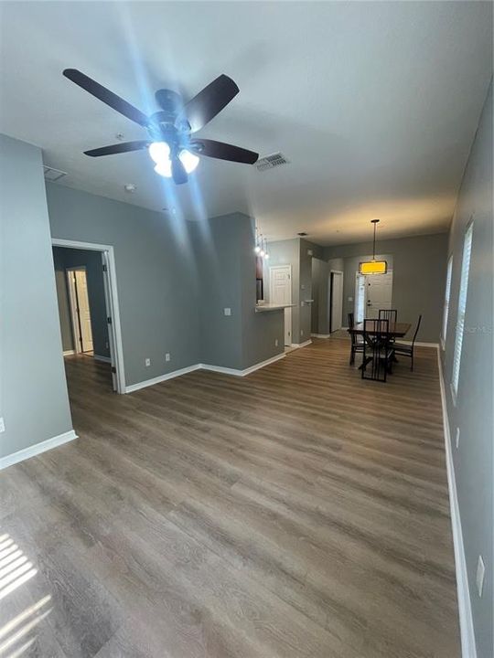 For Rent: $1,800 (2 beds, 2 baths, 929 Square Feet)
