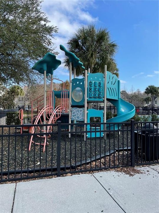 For Rent: $1,800 (2 beds, 2 baths, 929 Square Feet)