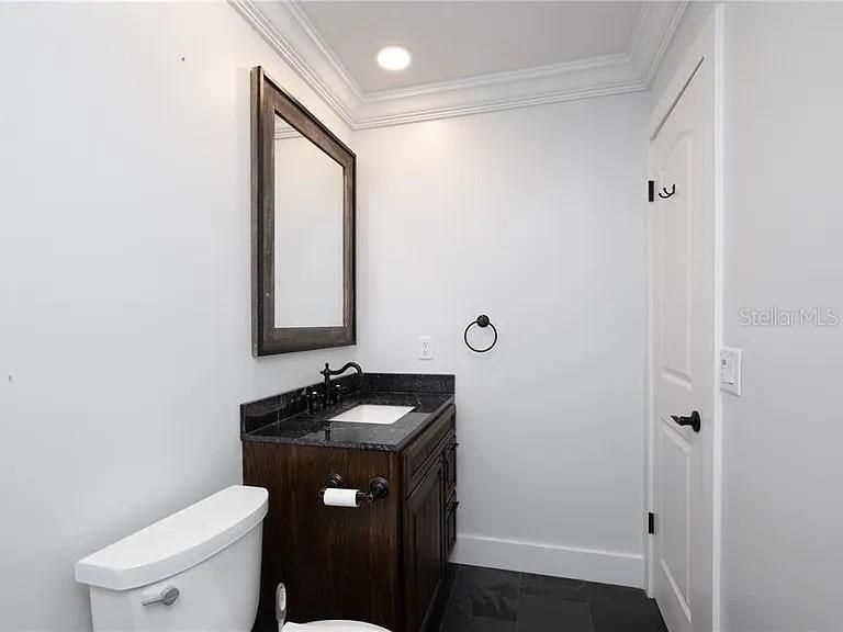 For Rent: $1,900 (2 beds, 1 baths, 1031 Square Feet)