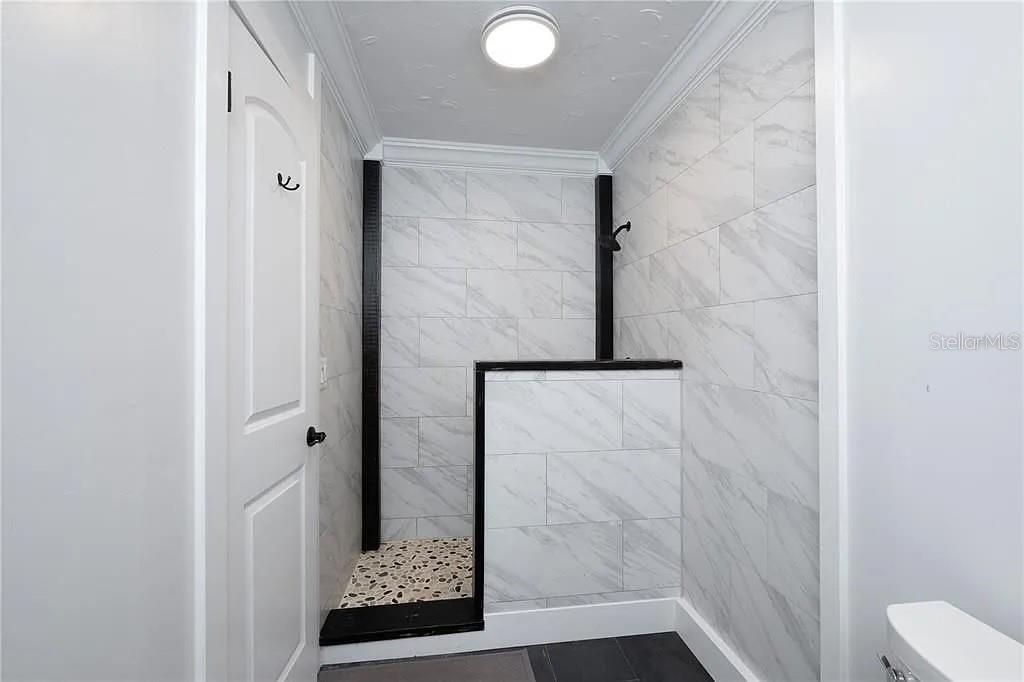 For Rent: $1,900 (2 beds, 1 baths, 1031 Square Feet)
