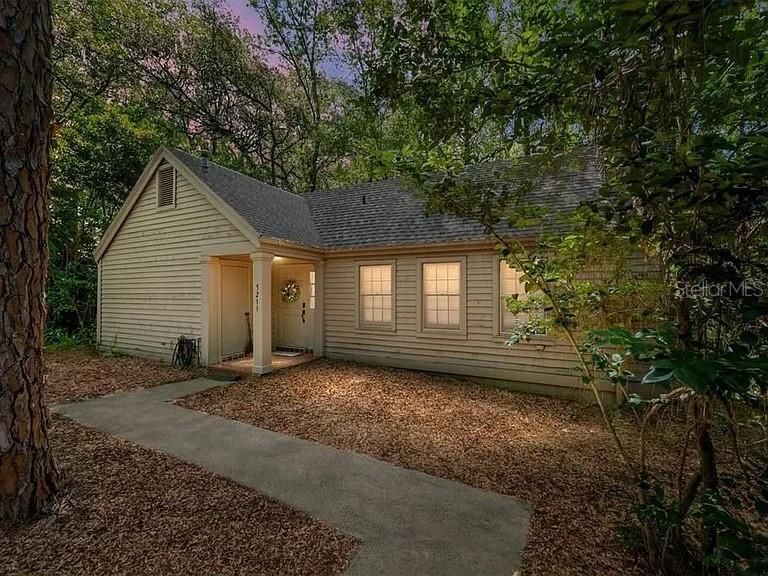 For Rent: $1,900 (2 beds, 1 baths, 1031 Square Feet)