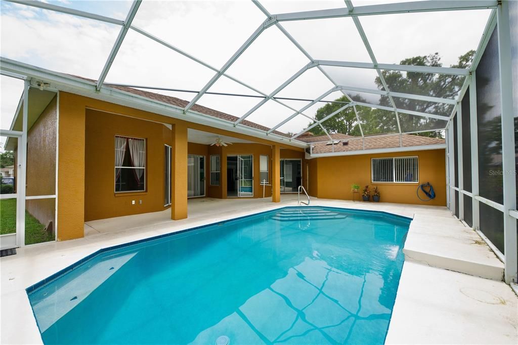 En Venta: $415,000 (3 camas, 2 baños, 2196 Pies cuadrados)