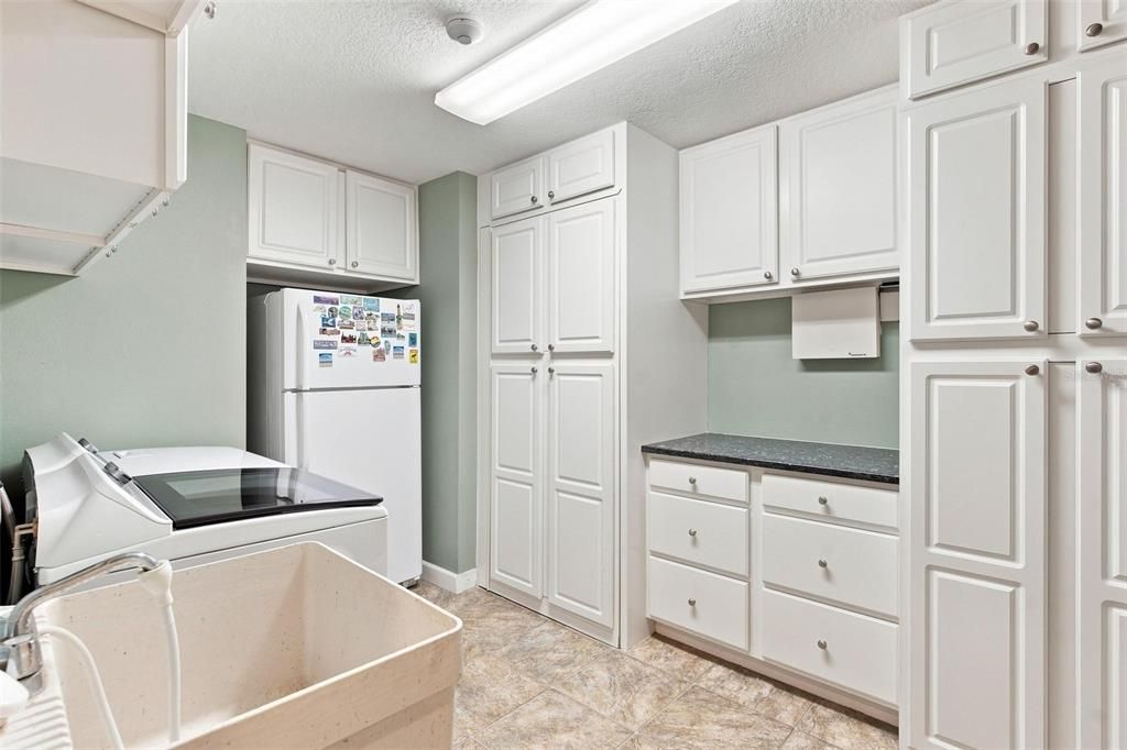 Active With Contract: $550,000 (4 beds, 3 baths, 2722 Square Feet)