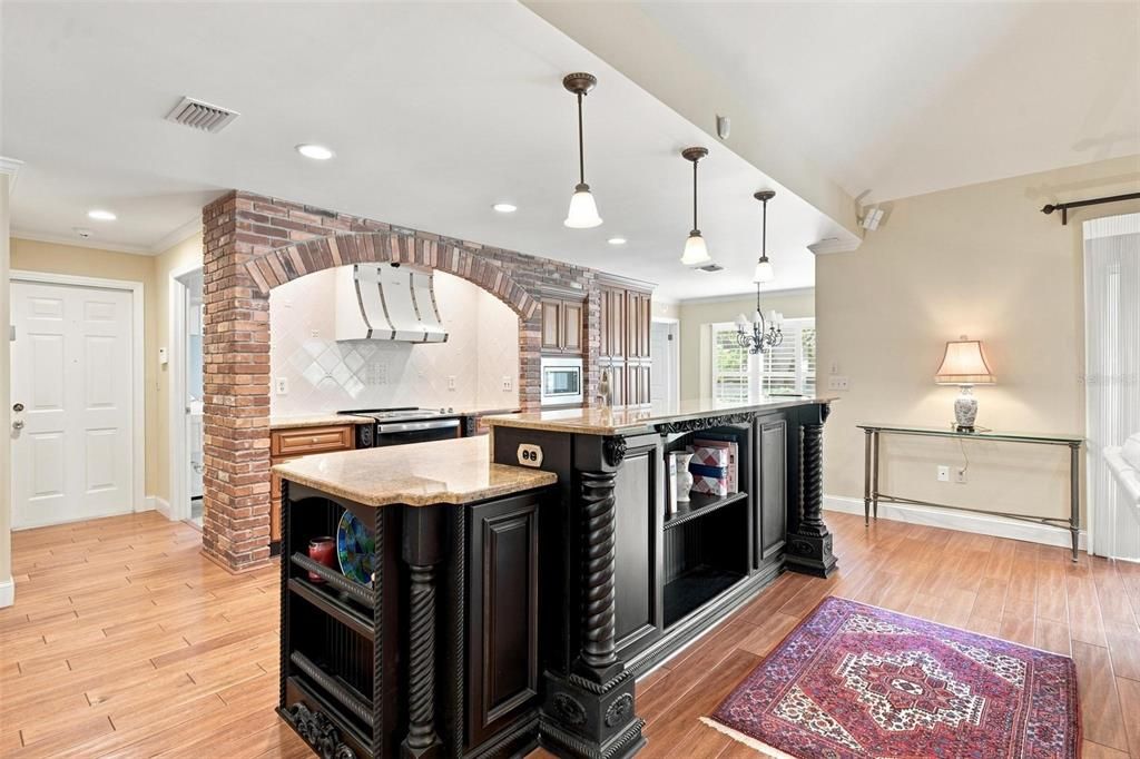 Active With Contract: $550,000 (4 beds, 3 baths, 2722 Square Feet)