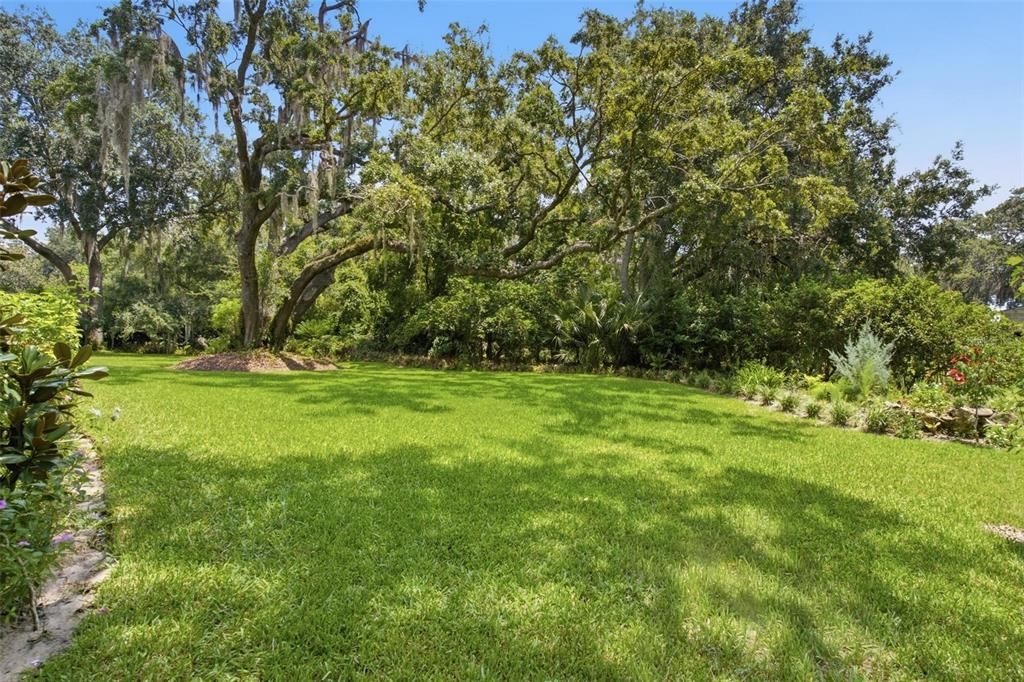 Active With Contract: $550,000 (4 beds, 3 baths, 2722 Square Feet)