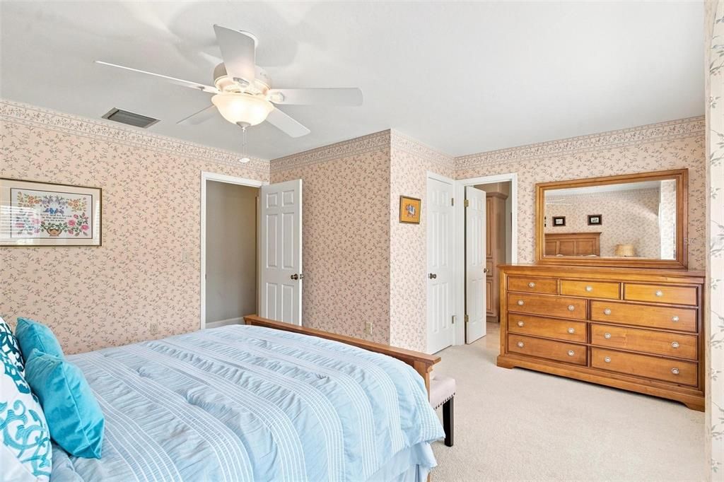 Active With Contract: $550,000 (4 beds, 3 baths, 2722 Square Feet)