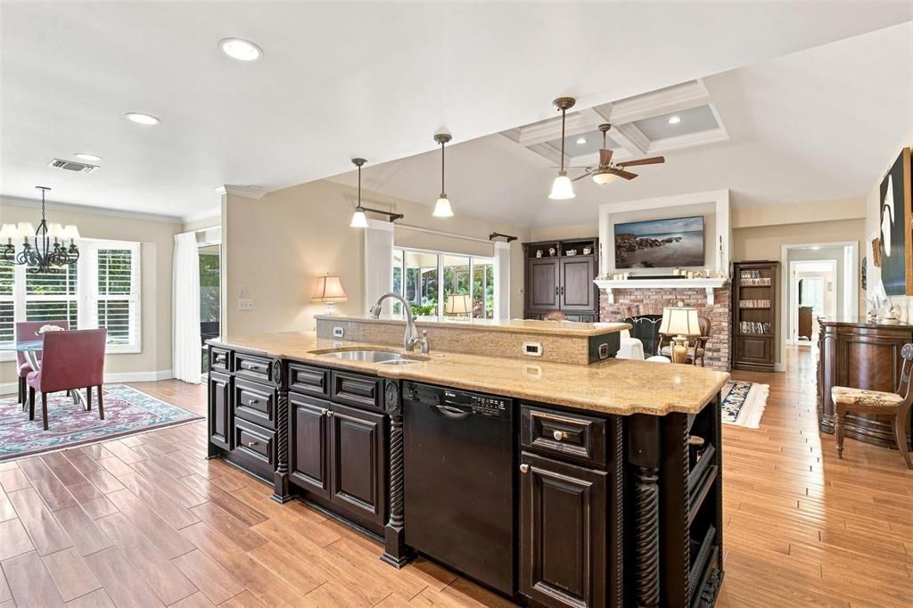 Active With Contract: $550,000 (4 beds, 3 baths, 2722 Square Feet)
