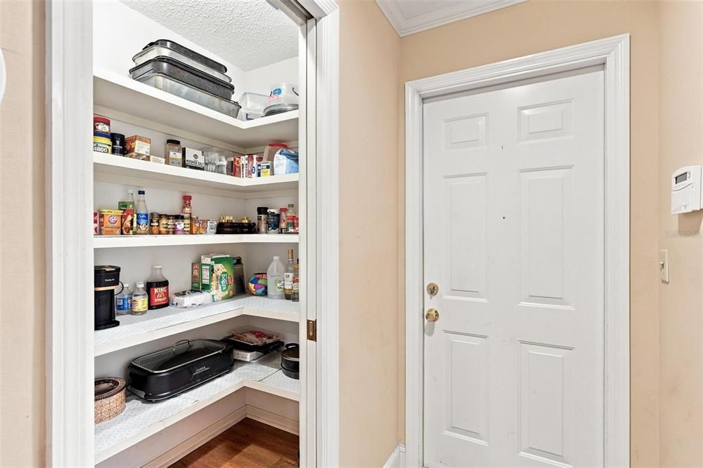 Active With Contract: $550,000 (4 beds, 3 baths, 2722 Square Feet)