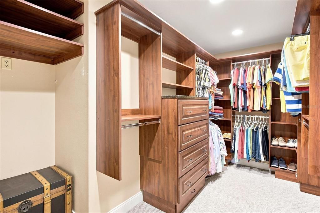 Active With Contract: $550,000 (4 beds, 3 baths, 2722 Square Feet)