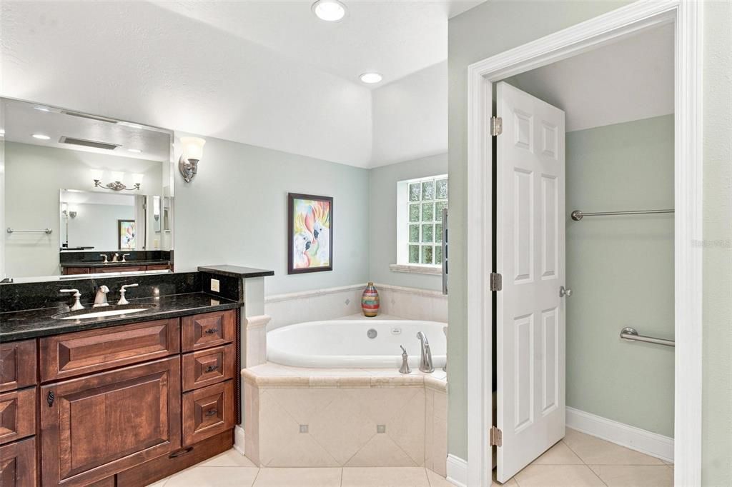 Active With Contract: $550,000 (4 beds, 3 baths, 2722 Square Feet)