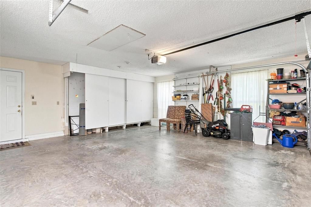Active With Contract: $550,000 (4 beds, 3 baths, 2722 Square Feet)
