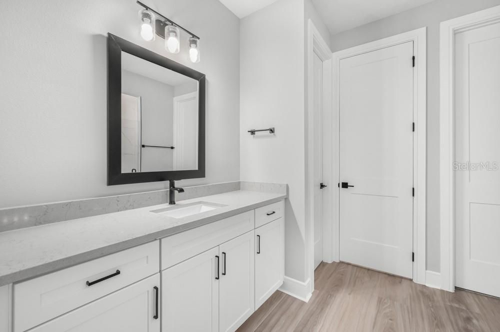 En Venta: $624,900 (4 camas, 2 baños, 2115 Pies cuadrados)