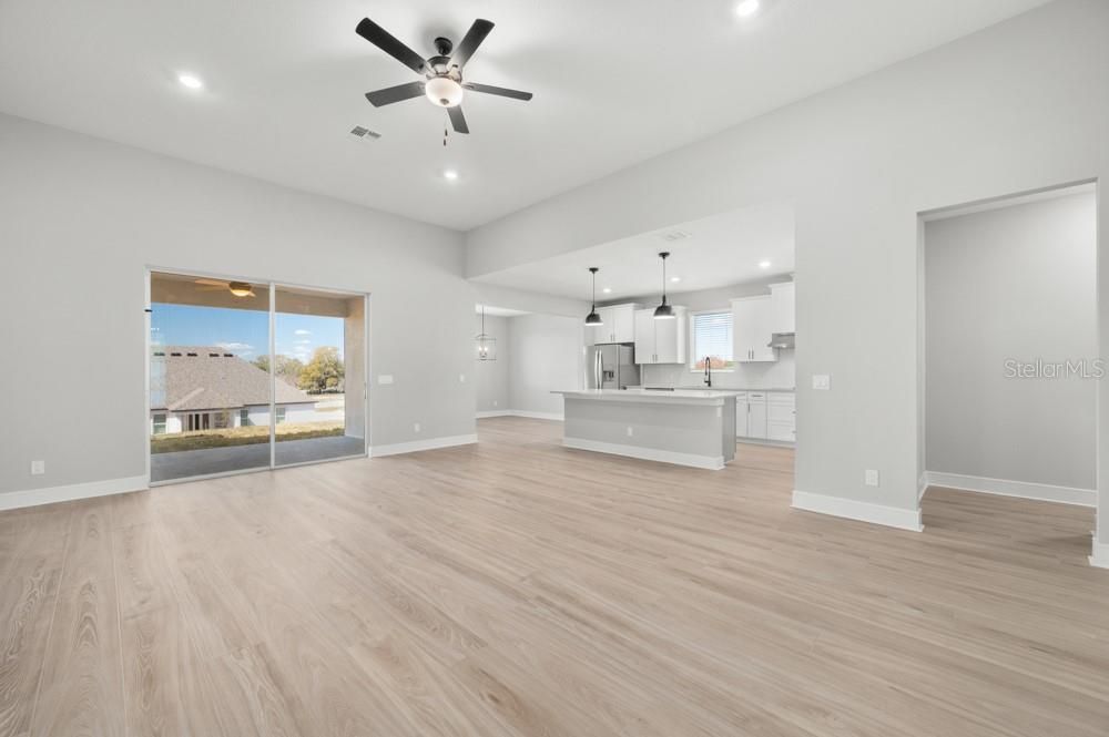 En Venta: $624,900 (4 camas, 2 baños, 2115 Pies cuadrados)