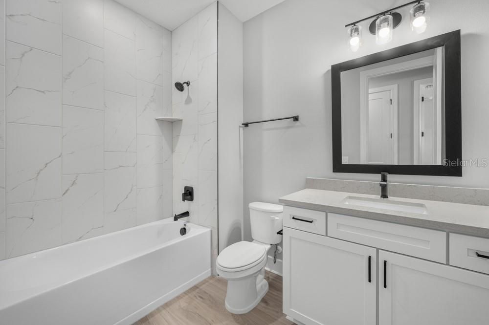 En Venta: $624,900 (4 camas, 2 baños, 2115 Pies cuadrados)
