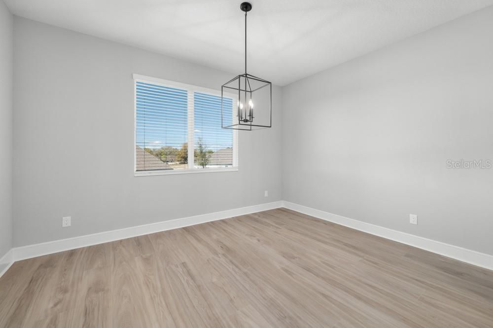 En Venta: $624,900 (4 camas, 2 baños, 2115 Pies cuadrados)