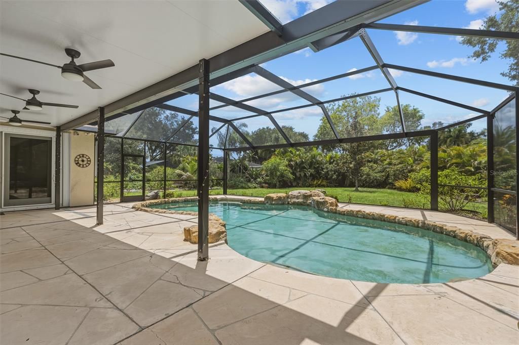 For Sale: $695,000 (3 beds, 2 baths, 2207 Square Feet)