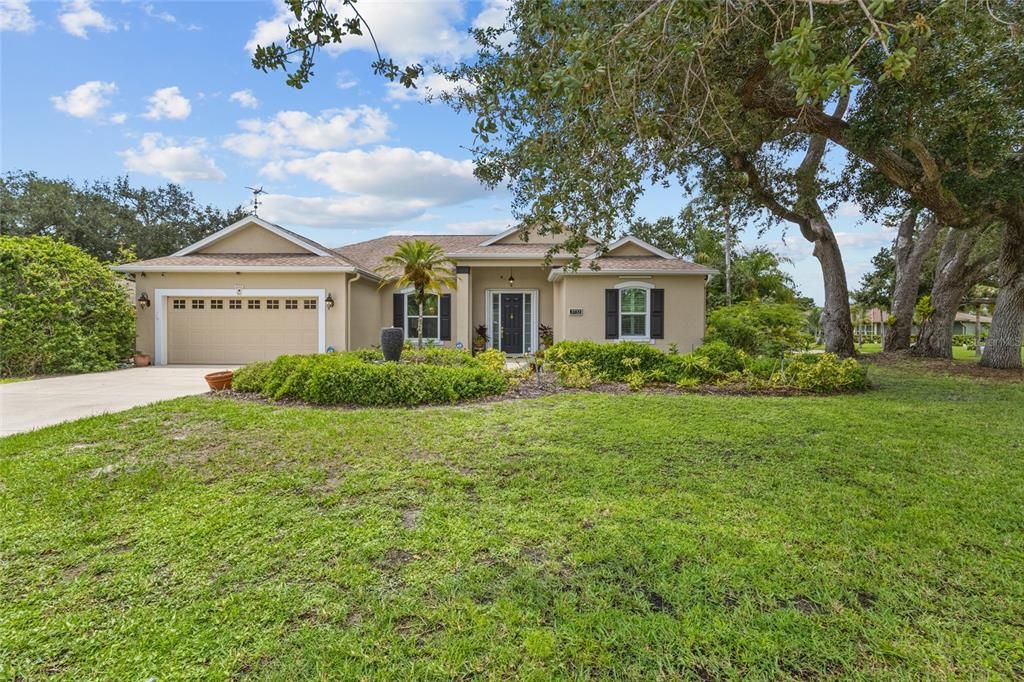 For Sale: $695,000 (3 beds, 2 baths, 2207 Square Feet)