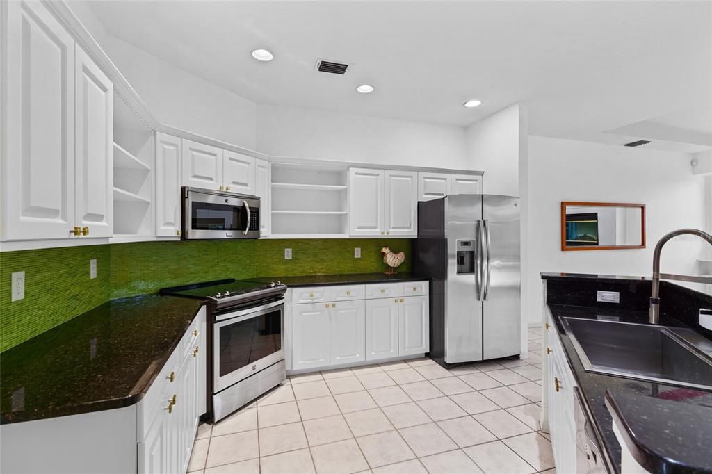 For Sale: $695,000 (3 beds, 2 baths, 2207 Square Feet)